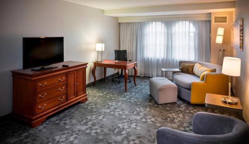 King Suite with Sofa Bed