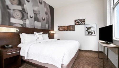 One-Bedroom King Suite 