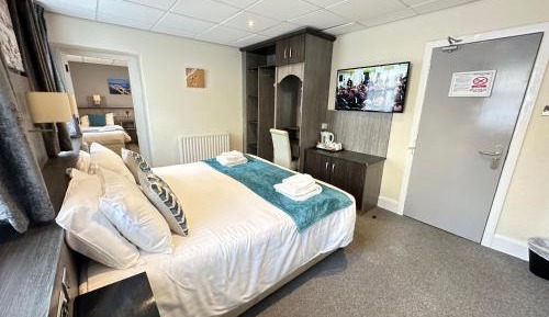 Deluxe Family Room