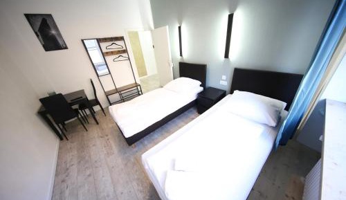 Deluxe Studio