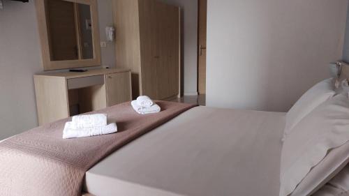 Double or Twin Room with Pool View