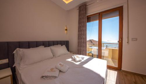Double Room with Balcony and Sea View