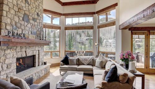 Four-Bedroom Holiday Home