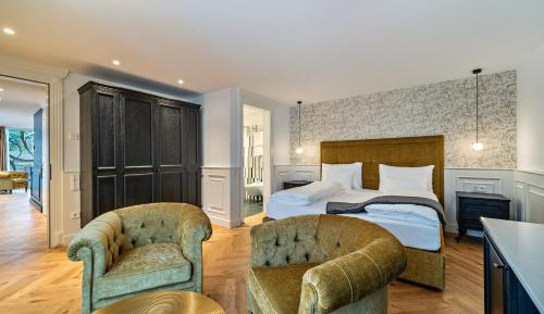 Superior One-Bedroom Apartment