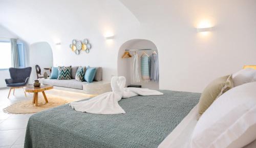 Panoramic Cave Suite with Outdoor Jet Tub, Sea & Sunset View