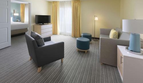 One-Bedroom King Suite - Non-Smoking