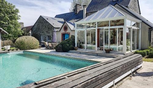 Six-Bedroom House