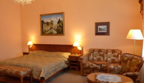Large Double or Twin Room