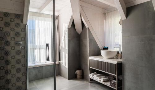 Deluxe Double Room with Lake View