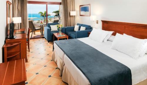 Double or Twin Room with Sea View