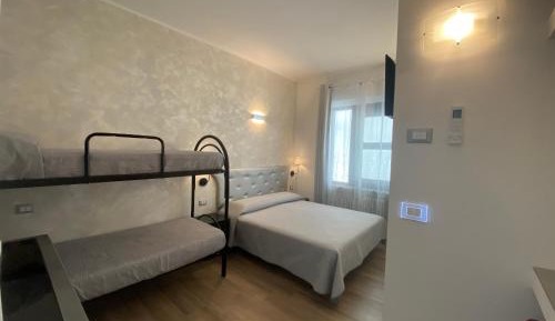 Quadruple Room with Private Bathroom