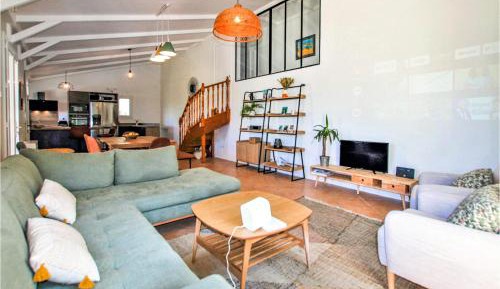 Three-Bedroom Holiday Home 