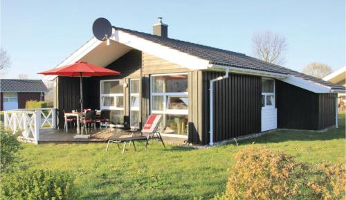 Three-Bedroom Holiday Home 