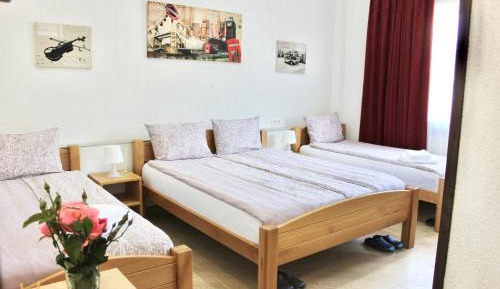 Quadruple Room with Private Bathroom