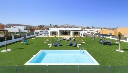 Five-Bedroom Villa