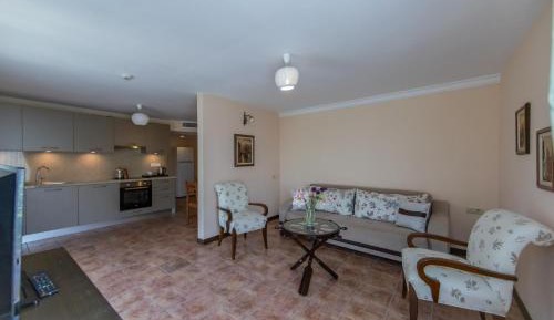 Deluxe Family Suite
