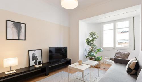 Two-Bedroom Apartment (4 Adults)