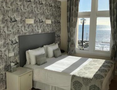 King with sea view