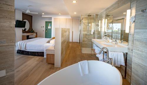 Junior Suite with Frontal Sea View