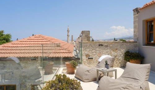 Penthouse Suite with Castle View