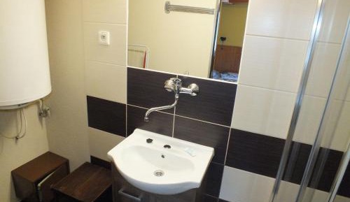 Chalet (5 Adults)