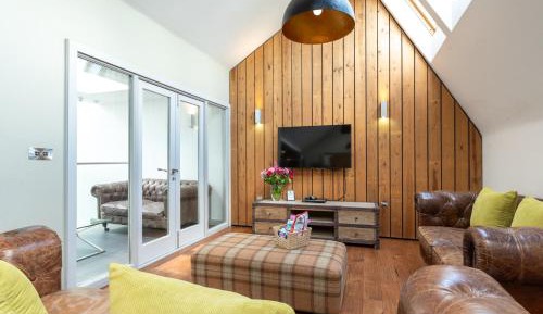 Two-Bedroom Deluxe Apartment