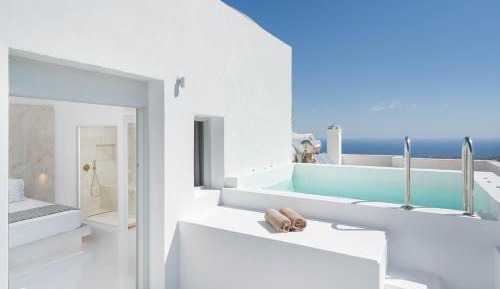 Honeymoon Suite with Sea View, Private Heated Pool & Steam Room