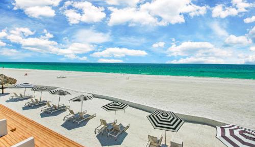 Beachfront Luxury King Room