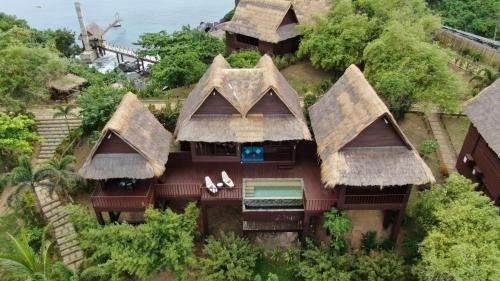 Bay View Cauayan Pool Villa