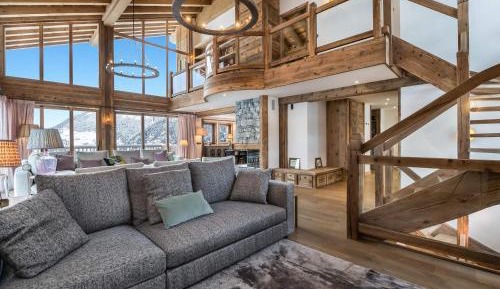 Chalet (10 Adults)