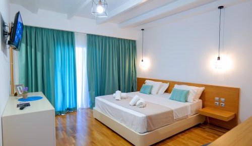 Deluxe Queen Room