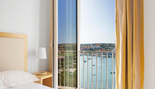 Deluxe Double or Twin Room with Sea View
