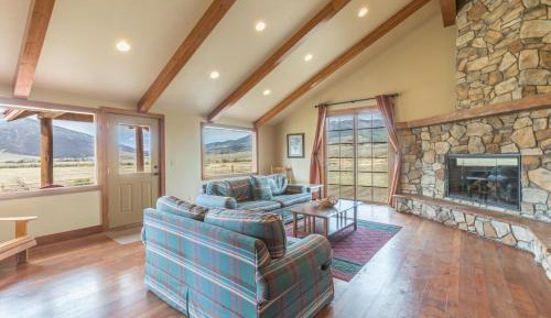 Three-Bedroom Vacation Home 