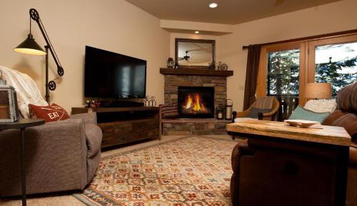 Three-Bedroom Holiday Home 