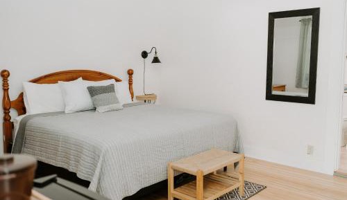 King Studio with Sofa Bed