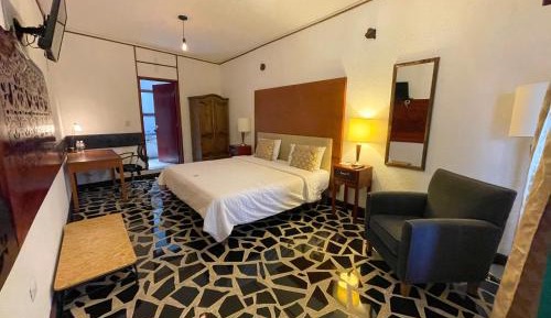 Standard King Room