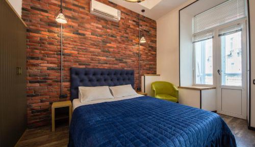  Loft Apartment with Balcony - Mykhailivs'ka St, 24V
