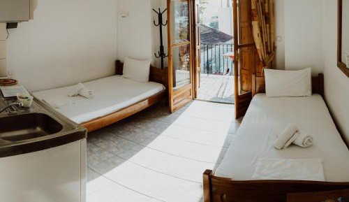 Standard Studio (2 Adults)