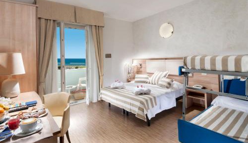 Family Room with Sea View