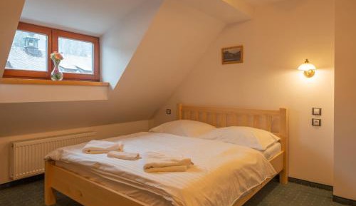 Triple Room with Private Bathroom