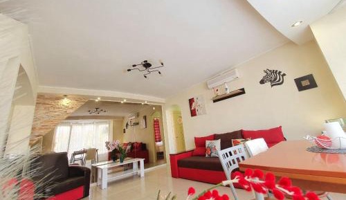 Two-Bedroom Apartment - Lesi Ukrainki Boulevard 10