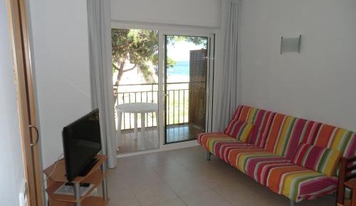 One-Bedroom Apartment with Sea Side View