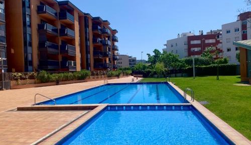 Apartment with Pool View 