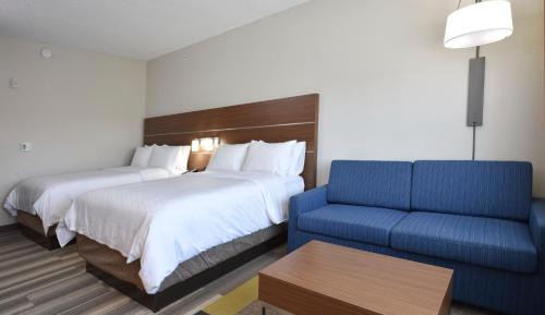One-Bedroom Queen Suite
