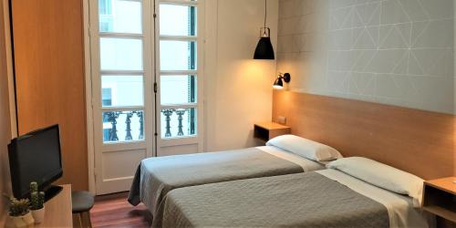 Double or Twin Room with Private Bathroom