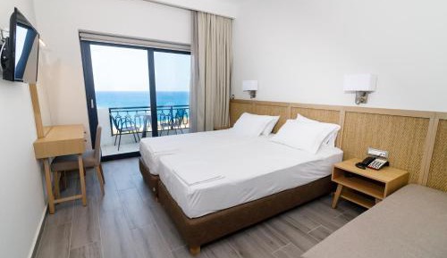 Double or Twin Room with Sea View