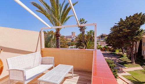 Apartment with Pool View 