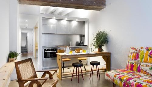 One-Bedroom Apartment with Balcony