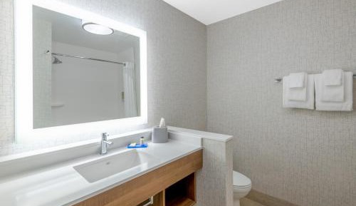 Queen Room with Two Queen Beds - Hearing Accessible/Non-Smoking