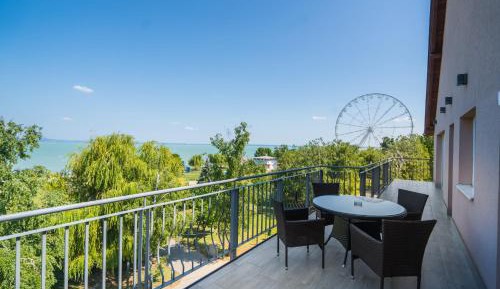 Suite with Lake View